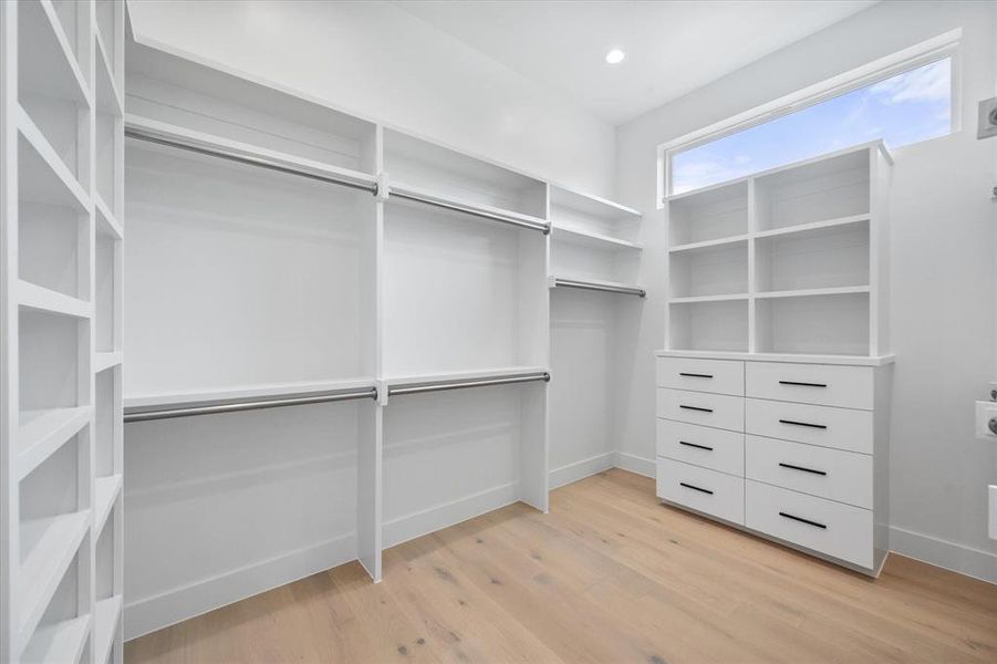 Spacious, unfurnished interior of a new home in , Roanoke (Image 22).