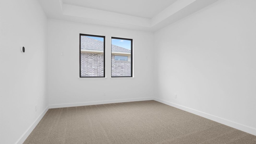 Spacious, unfurnished interior of a new home in Valencia, Manvel (Image 8).