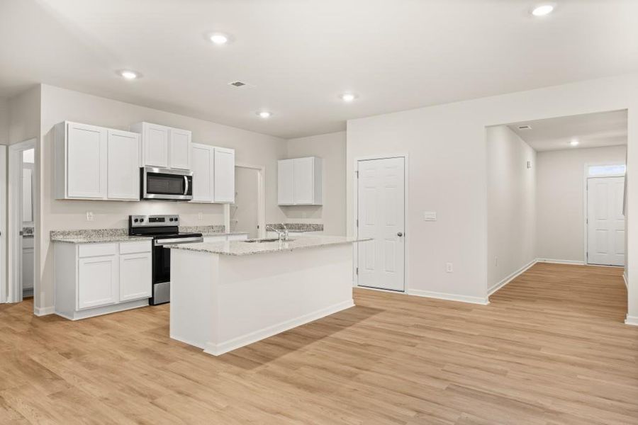 Furnished interior view inside a new home in Oconee Overlook, Gainesville (Image 11). Furnished interior view inside a new home in Oconee Overlook, Gainesville (Image 11).