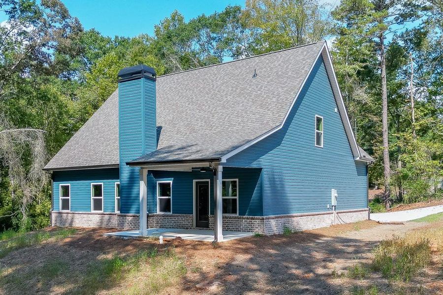 Exterior details and patio area of a home in , Jefferson (Image 4).