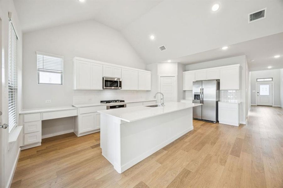 Furnished interior view inside a new home in Elevon, Lavon (Image 14).