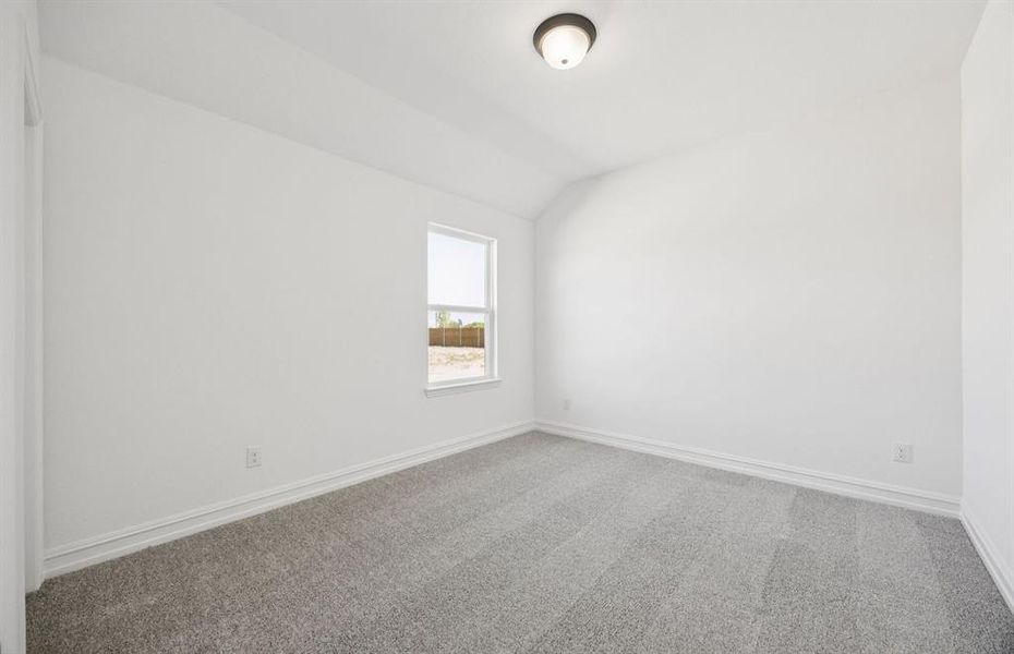 Spacious secondary bathroom Spacious secondary bathroom