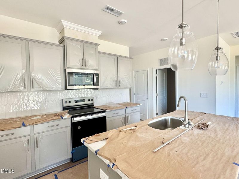 20251015_170040107_iOS