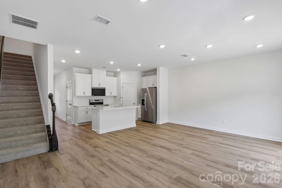 Photo is not of the actual home, but is an inspirational photo of builder’s model home and may depict options, furnishings, and/or decorator features that are not included Photo is not of the actual home, but is an inspirational photo of builder’s model home and may depict options, furnishings, and/or decorator features that are not included