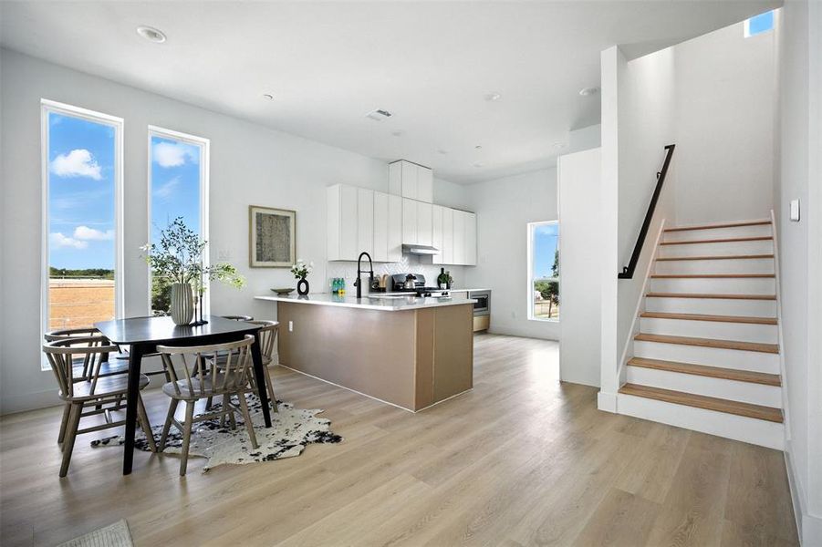 Furnished interior view inside a new home in , Dallas (Image 12).