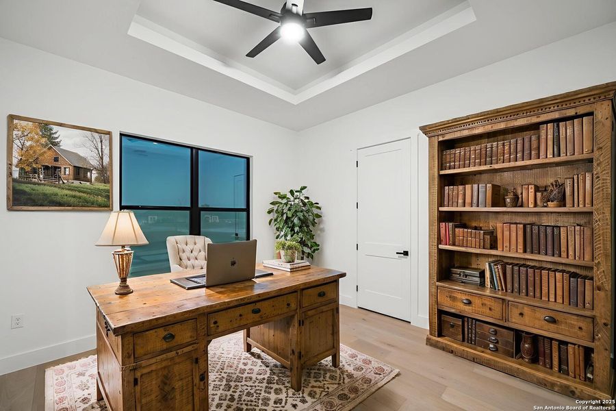 Furnished interior view inside a new home in , Bandera (Image 10).