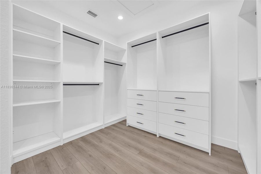 Furnished interior view inside a new home in , Port St. Lucie (Image 8).