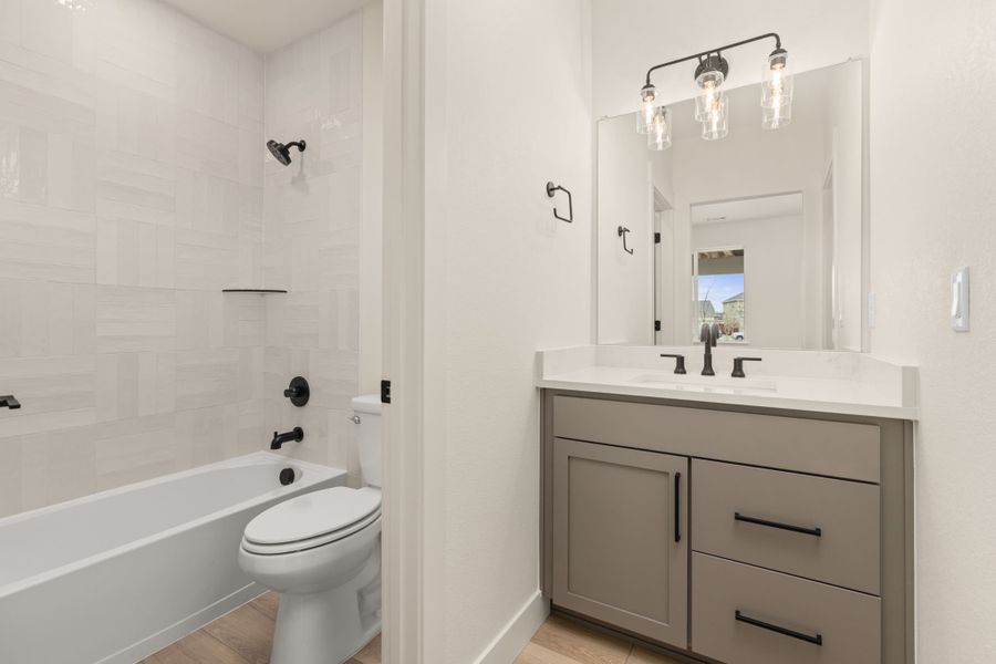1818 Windfall - Full Bathroom 1818 Windfall - Full Bathroom