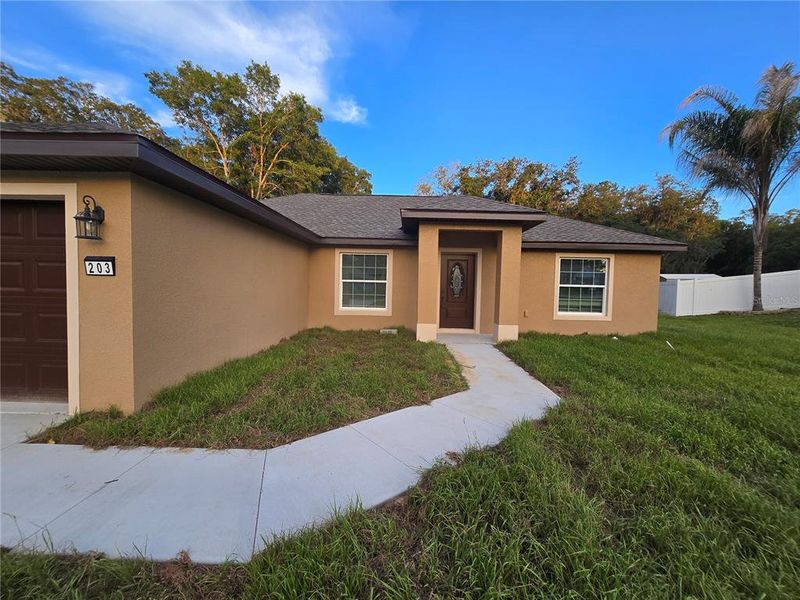 Exterior details and patio area of a home in , Ocala (Image 20).