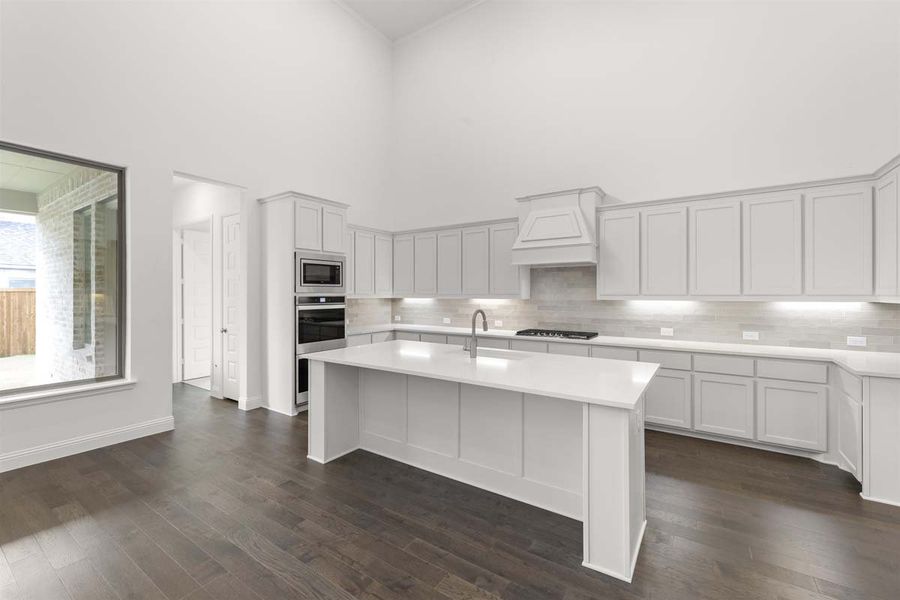 Representative furnished interior of a home built from the Fawncrest II by Pacesetter Homes in Nelson Lake, Rockwall (Image 6).