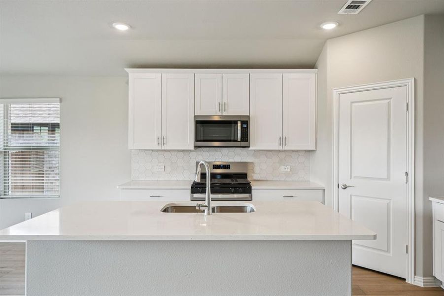 Photo is not of the actual home, but is an inspirational photo of builder’s model home and may depict options, furnishings, and/or decorator features that are not included. Photo is not of the actual home, but is an inspirational photo of builder’s model home and may depict options, furnishings, and/or decorator features that are not included.