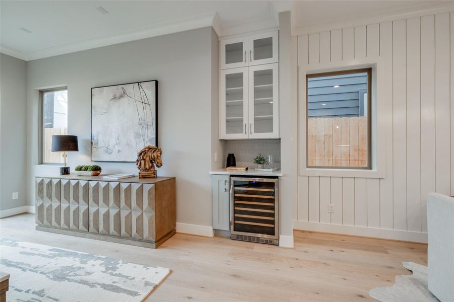 * Est Comp 6/30/26 * * PHOTO OF MODEL HOME * SELECTIONS MAY VARY * PHOTOS MAY SHOW A SIMILAR FLOOR PLAN AND/OR UPGRADED/ALTERNATIVE FINISHES * Please use these photos as a guide ONLY *