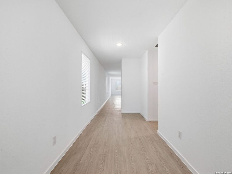 Spacious, unfurnished interior of a new home in Sapphire Grove, San Antonio (Image 22).