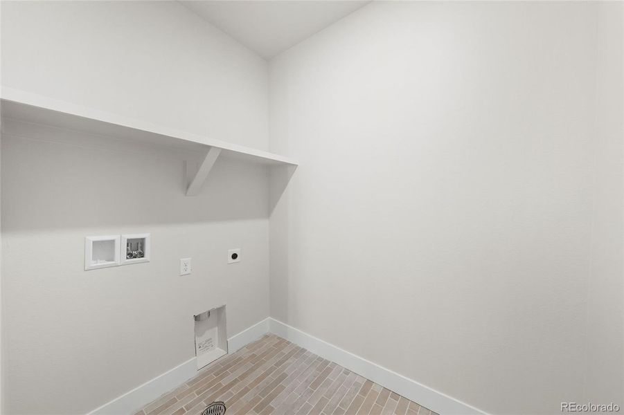 Spacious, unfurnished interior of a new home in , Littleton (Image 28).