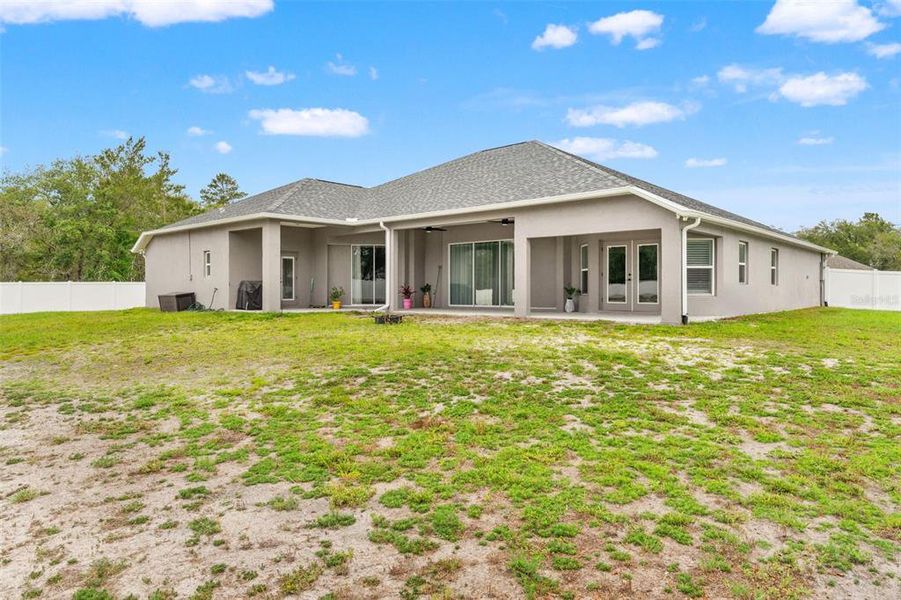 Exterior details and patio area of a home in , Weeki Wachee (Image 29).