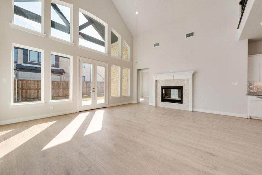 Spacious, unfurnished interior of a new home in South Pointe, Mansfield (Image 23).