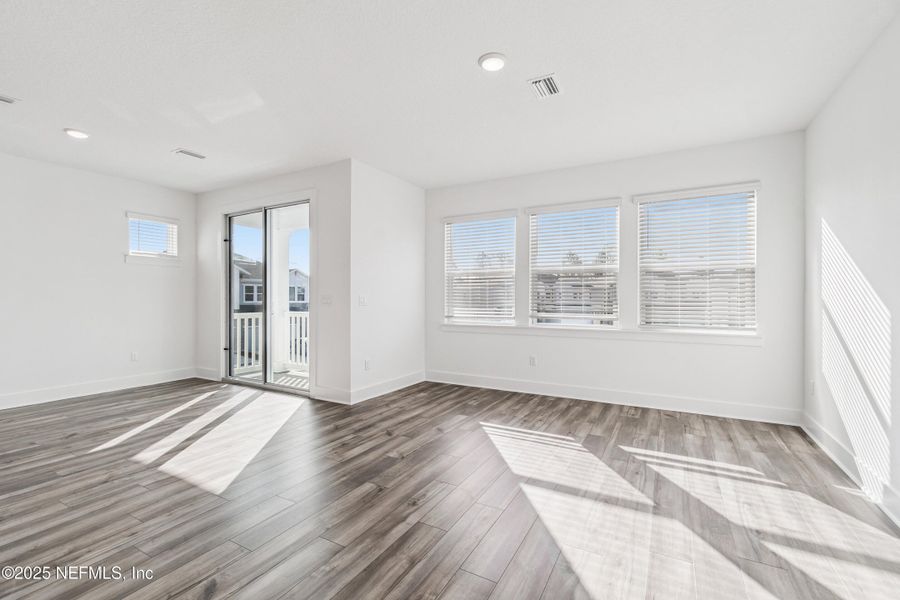 Spacious, unfurnished interior of a new home in Kettering at eTown - Traditional Collection, Jacksonville (Image 20).