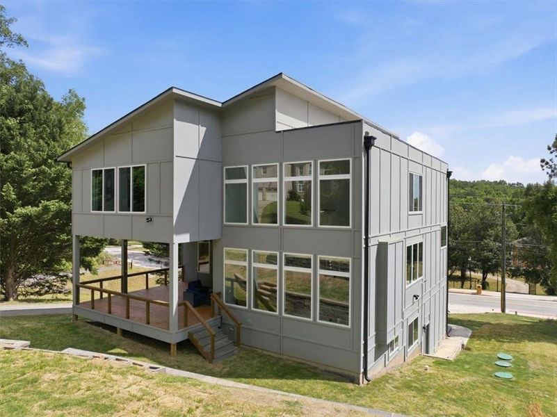 Exterior details and patio area of a home in , Atlanta (Image 28).