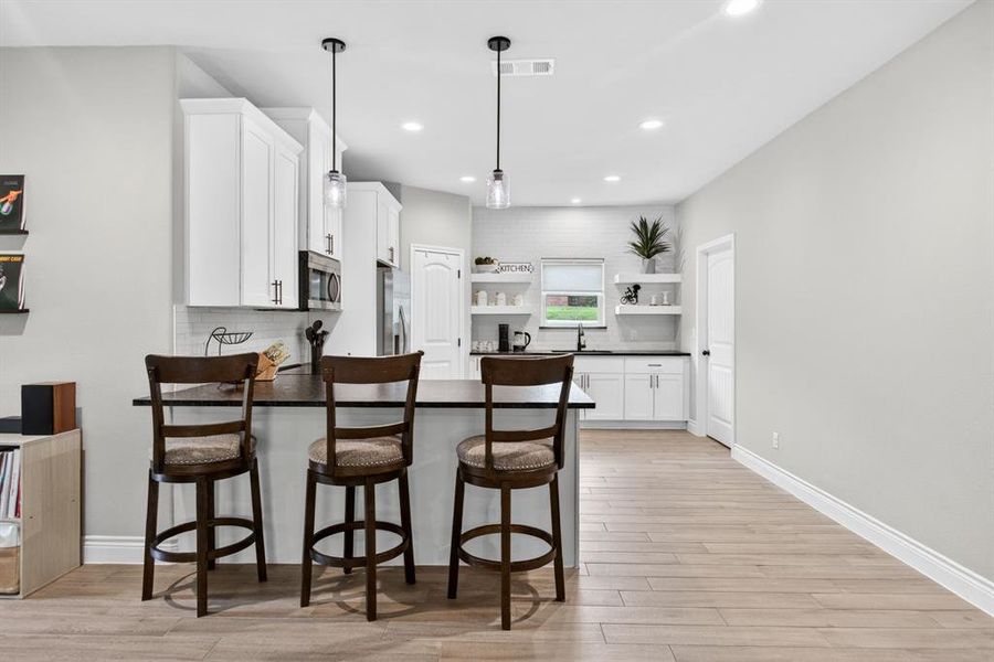 Furnished interior view inside a new home in , Granbury (Image 10).