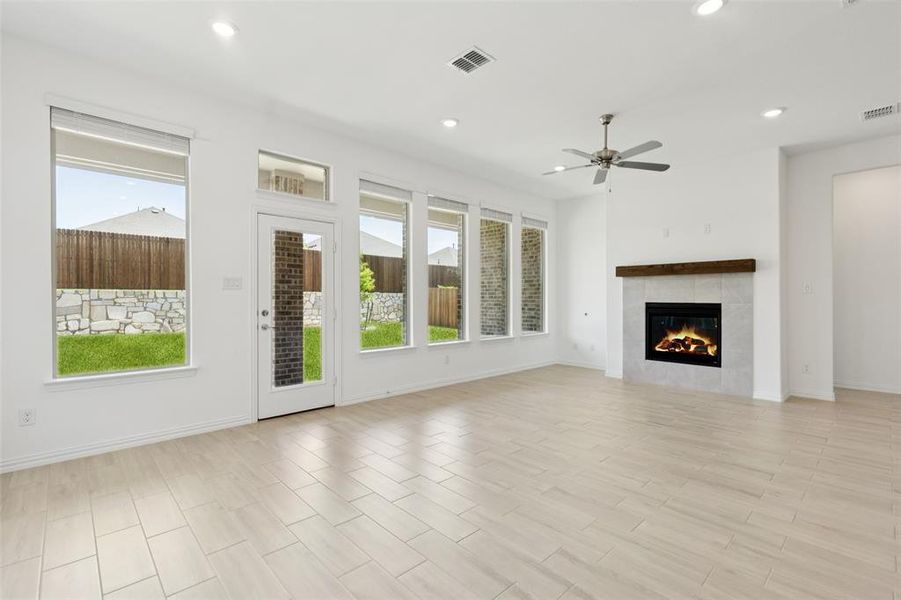 Spacious, unfurnished interior of a new home in Northlake Estates: Brookstone Collection, Little Elm (Image 29).