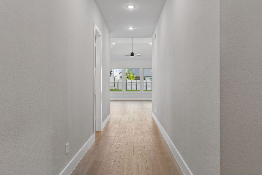 Spacious, unfurnished interior of a new home in Painted Tree Lakeside, McKinney (Image 20).