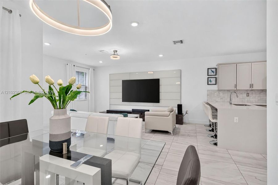Furnished interior view inside a new home in , Pembroke Pines (Image 12).