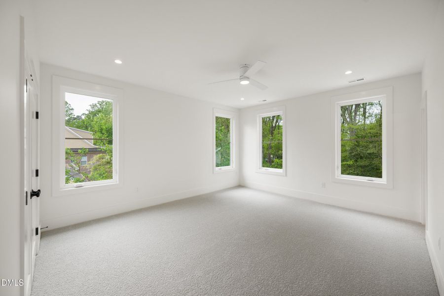 51 -2817 claremont rd, interior