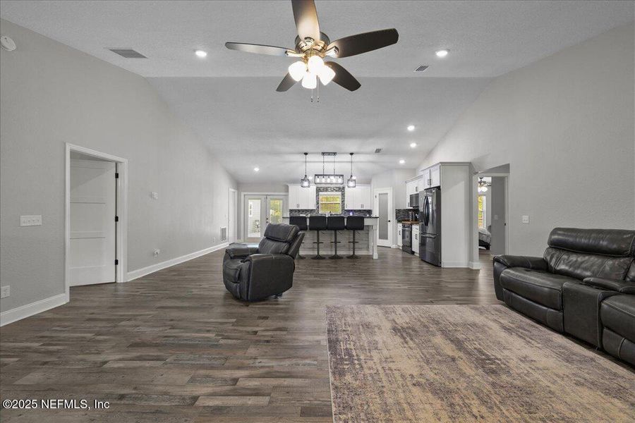 Furnished interior view inside a new home in , Palatka (Image 13).