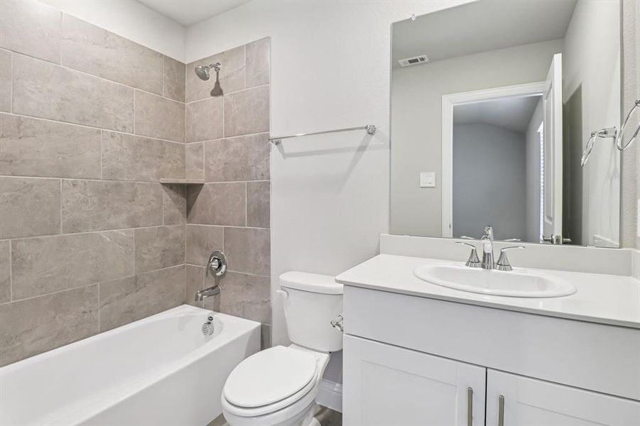 Photo is not of the actual home, but is an inspirational photo of builder’s model home and may depict options, furnishings, and/or decorator features that are not included. Photo is not of the actual home, but is an inspirational photo of builder’s model home and may depict options, furnishings, and/or decorator features that are not included.