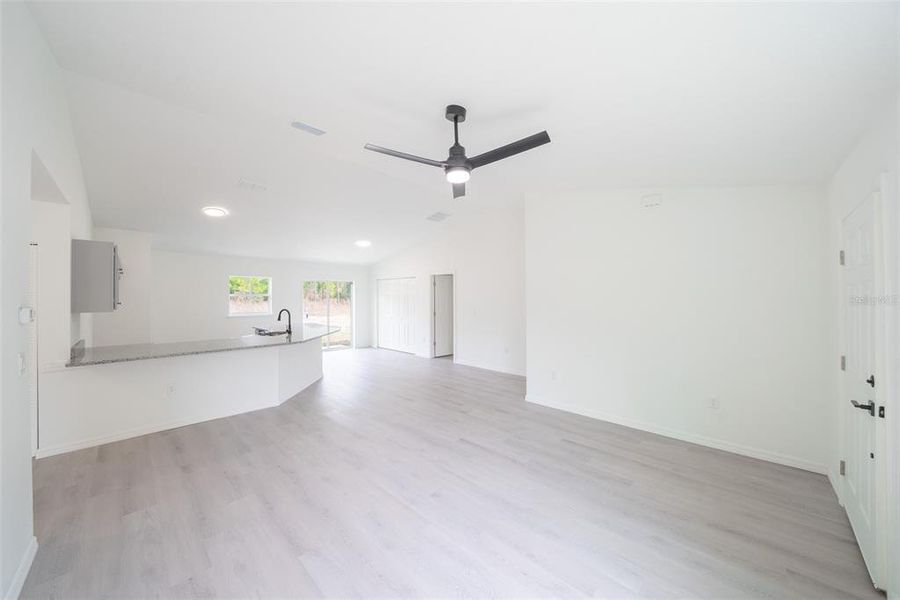 Open floor plan- Living room/dining room combo