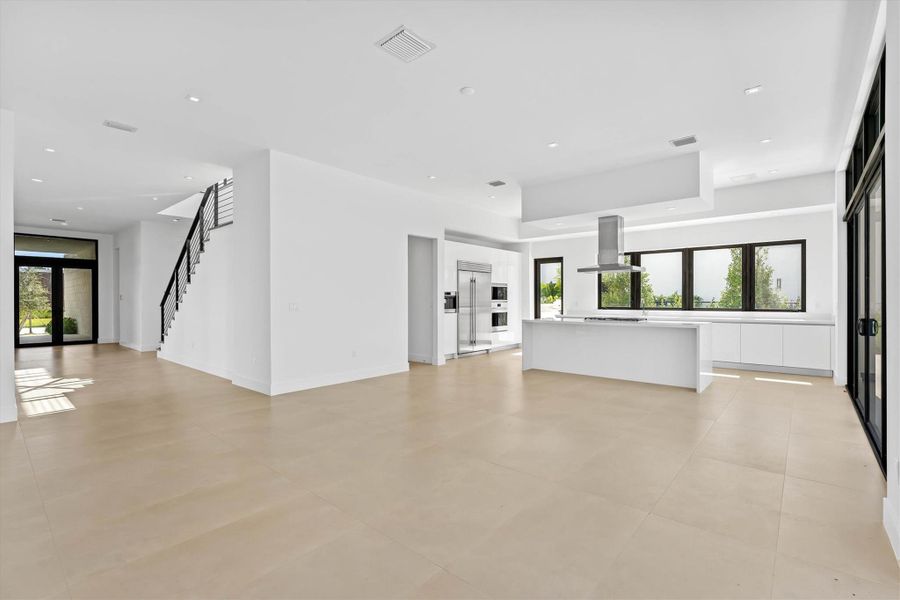 Spacious, unfurnished interior of a new home in , Weston (Image 68).