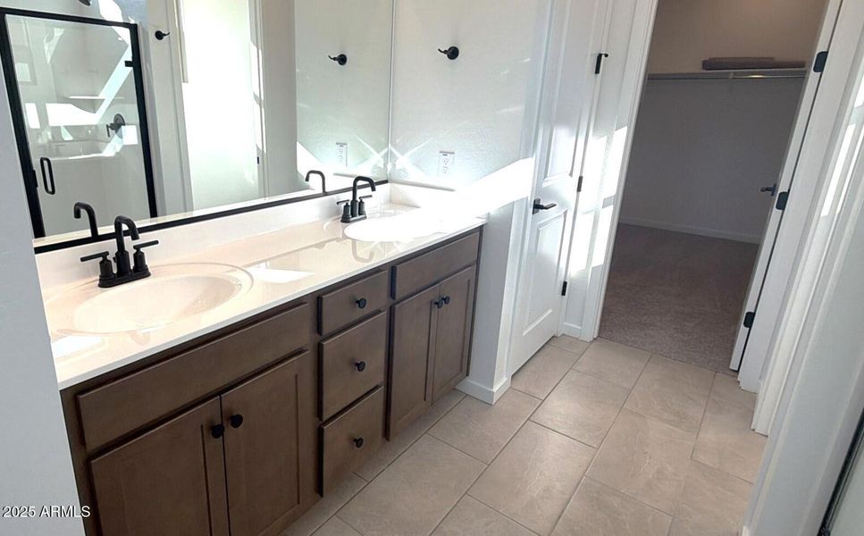 D0A82B0D-FC36-4855-A2BB-3803E0B43D86