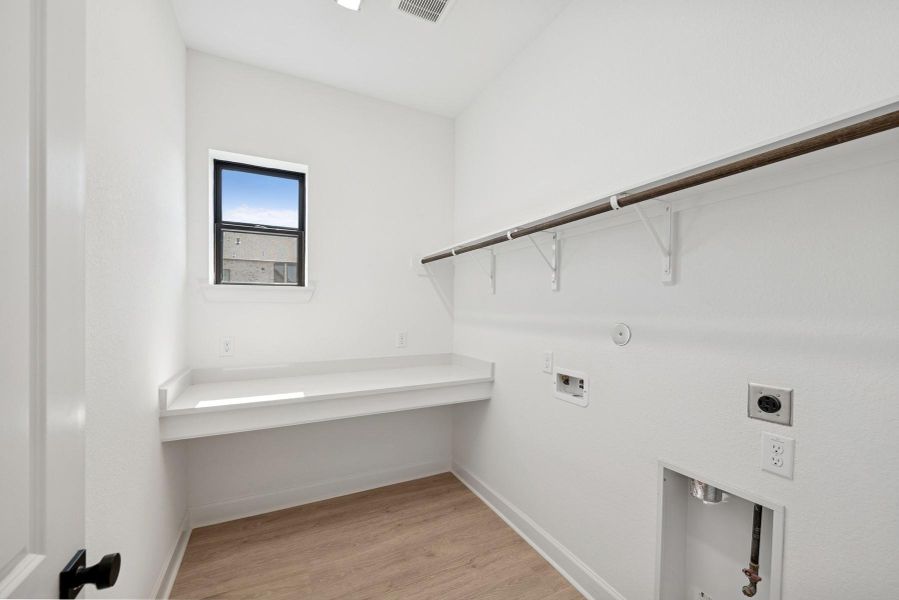 Spacious, unfurnished interior of a new home in Pomona 45' Homesites, Manvel (Image 16). Spacious, unfurnished interior of a new home in Pomona 45' Homesites, Manvel (Image 16).