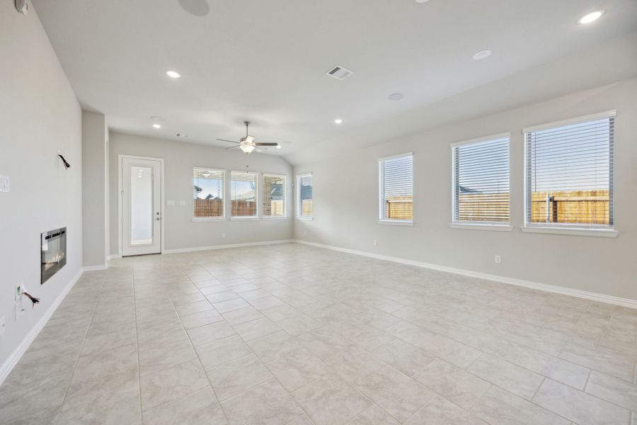 Spacious, unfurnished interior of a new home in Avondale, Fate (Image 22). Spacious, unfurnished interior of a new home in Avondale, Fate (Image 22).