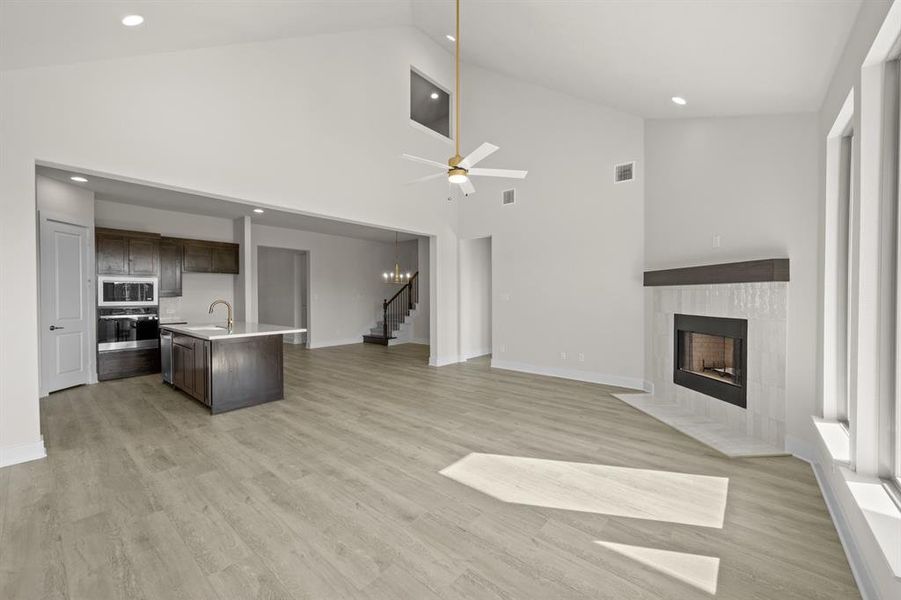 Spacious, unfurnished interior of a new home in The Retreat - Phase 1, Waxahachie (Image 22).