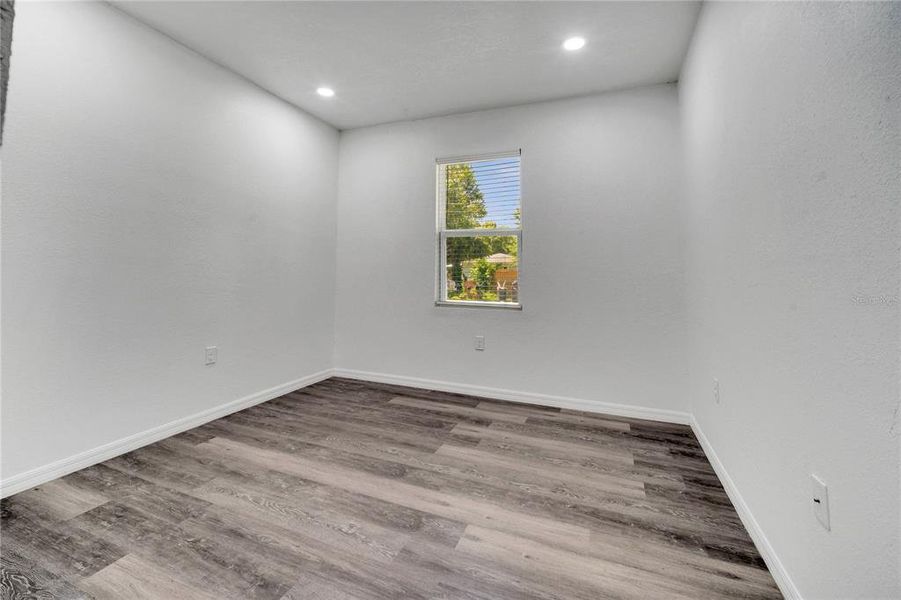 Spacious, unfurnished interior of a new home in , Palatka (Image 20).