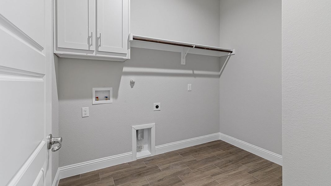 Spacious, unfurnished interior of a new home in Treeline, Justin (Image 27).