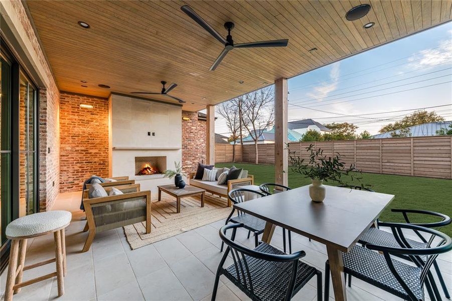 Exterior details and patio area of a home in , Dallas (Image 3).