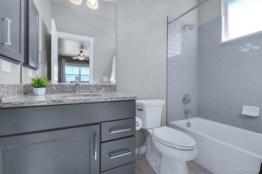 Full Bath In Upper Level Junior Suite