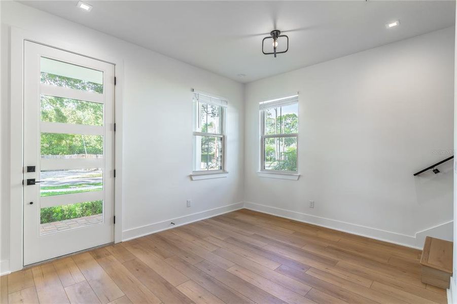 Spacious, unfurnished interior of a new home in , Orlando (Image 13).