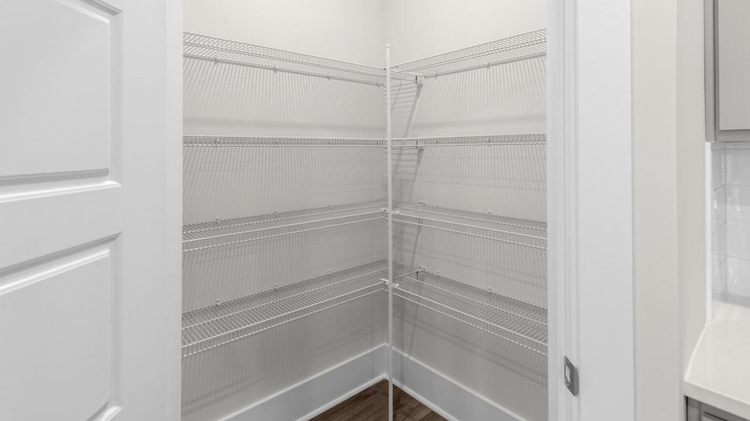 Spacious, unfurnished interior of a new home in Rolling Hills, Bolivia (Image 13).