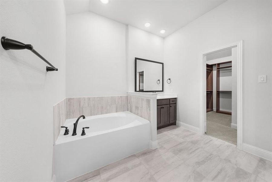 Furnished interior view inside a new home in , Waxahachie (Image 10).