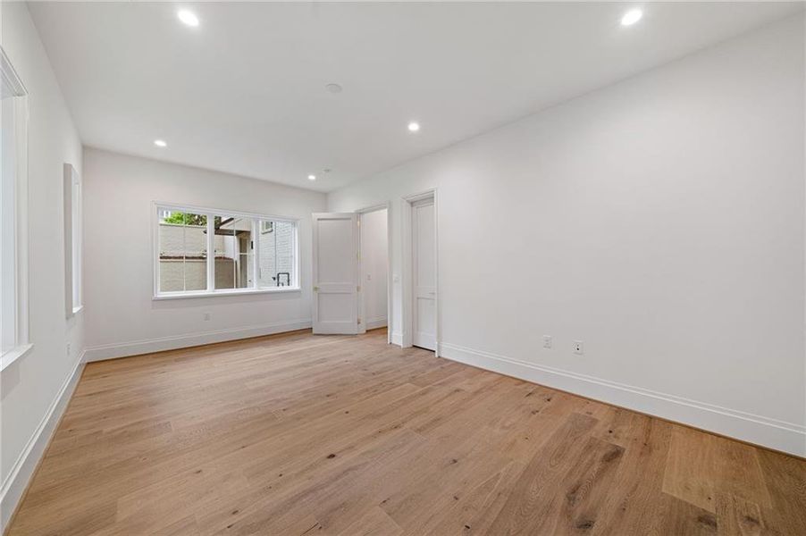 Spacious, unfurnished interior of a new home in , Atlanta (Image 49).