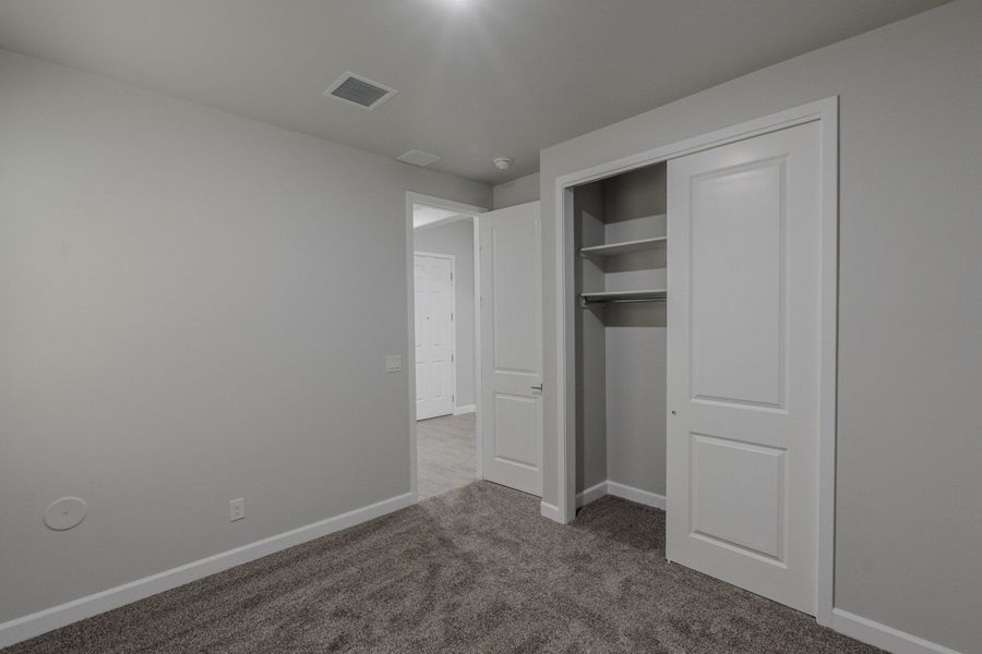 Spacious, unfurnished interior of a new home in Summer Sky North, El Paso (Image 29).