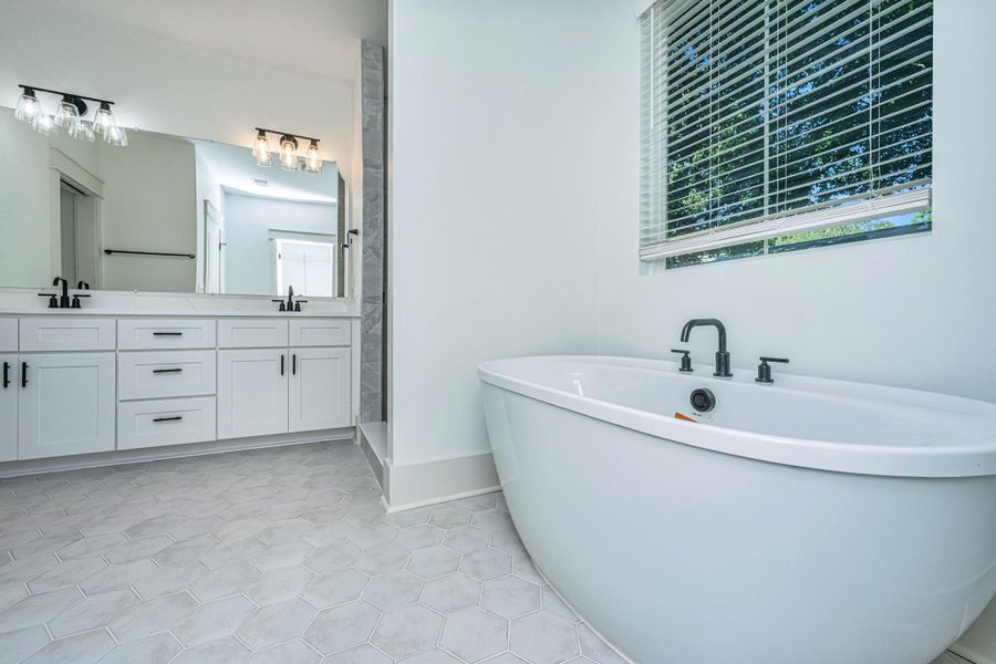 Furnished interior view inside a new home in , Hanahan (Image 8).