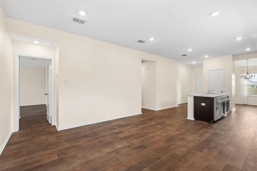 Spacious, unfurnished interior of a new home in , Troy (Image 26).