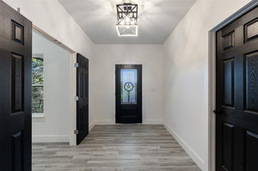 Spacious, unfurnished interior of a new home in , Granbury (Image 19).