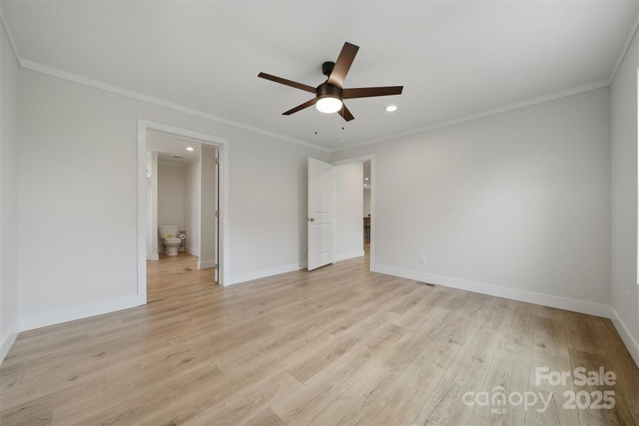 Spacious, unfurnished interior of a new home in , Lenoir (Image 20).