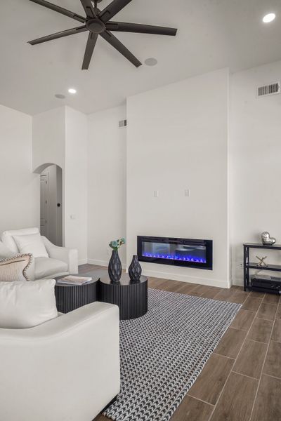 Furnished interior view inside a new home in Painted Sky, El Paso (Image 7). Furnished interior view inside a new home in Painted Sky, El Paso (Image 7).