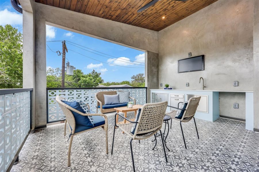 The ultimate hosting flex—an outdoor kitchen and beverage center